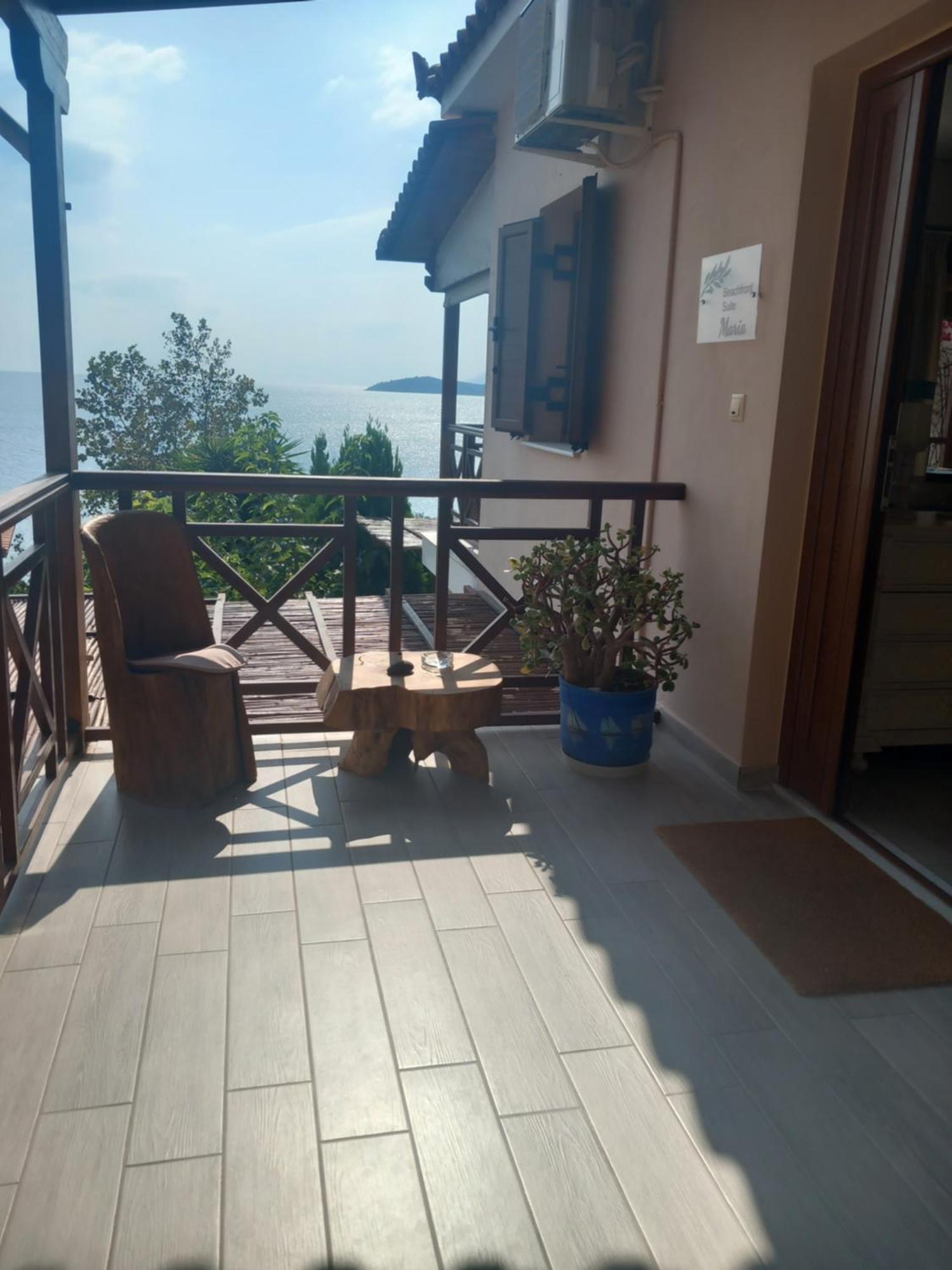 Paralio Astros Beachfront Suites Xiropigado Ruang foto