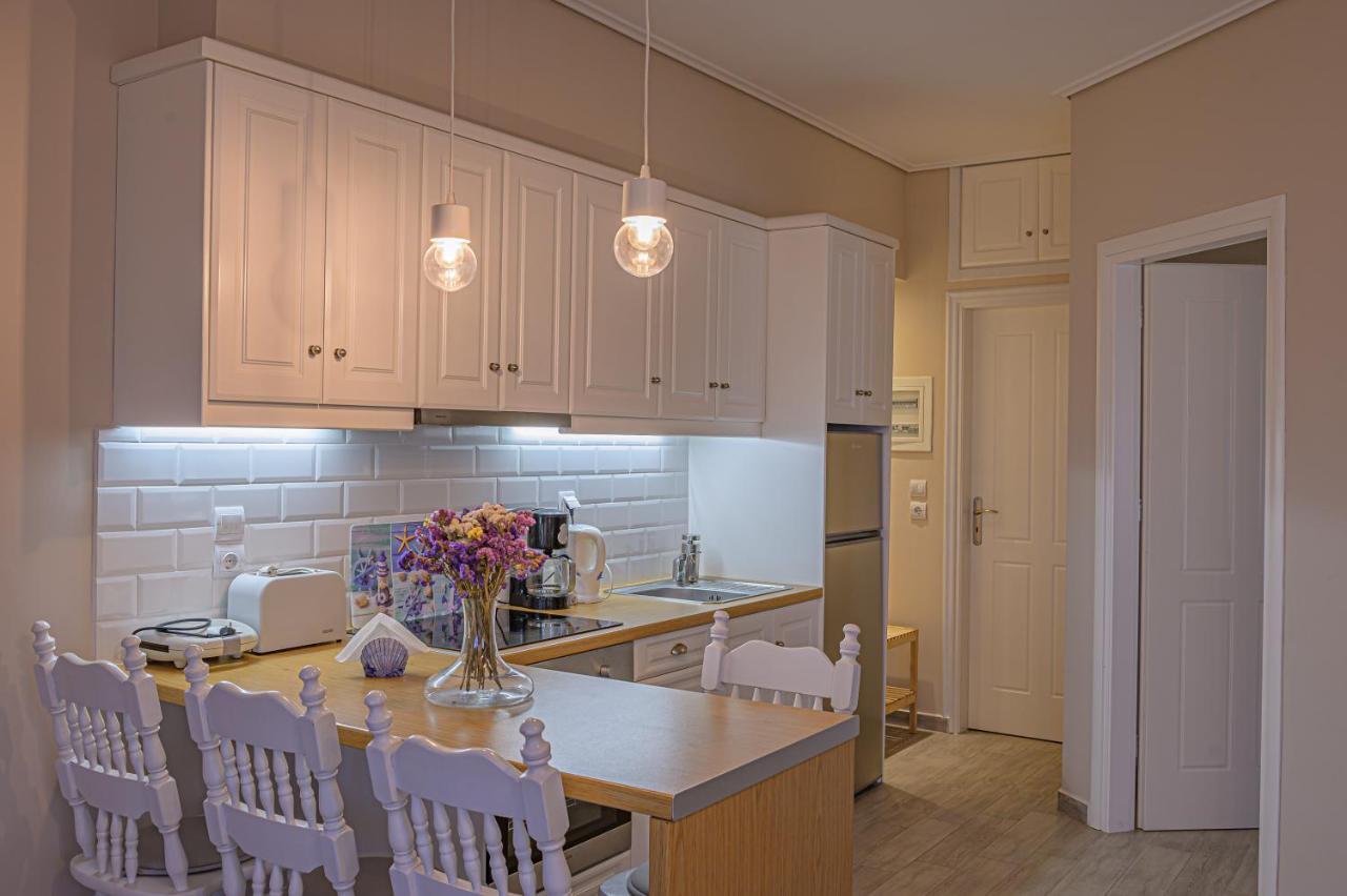 Paralio Astros Beachfront Suites Xiropigado Bagian luar foto