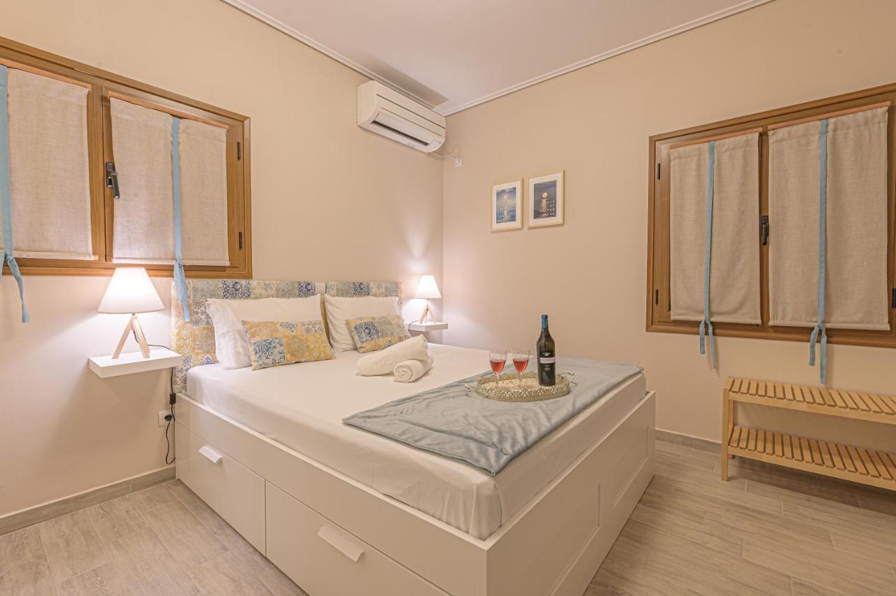 Paralio Astros Beachfront Suites Xiropigado Bagian luar foto